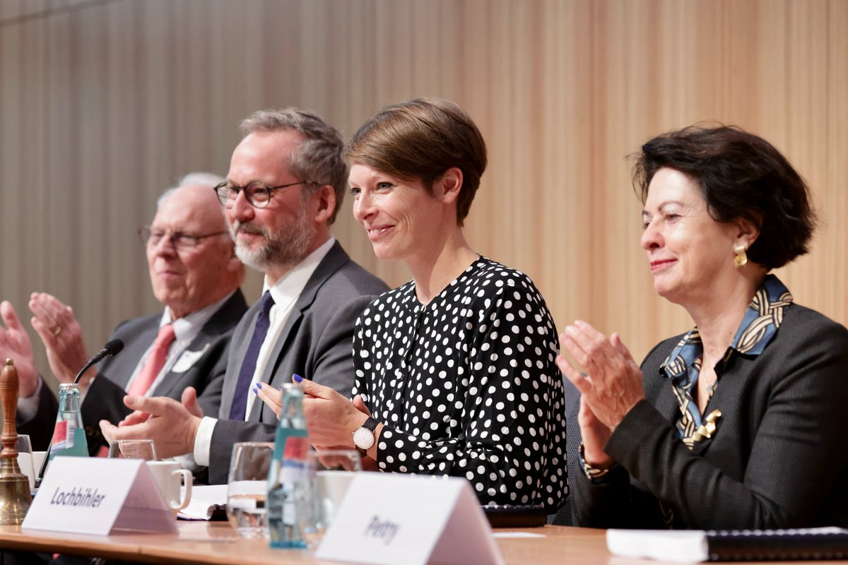Europäische Bewegung (@netzwerkebd) on Twitter photo Die EBD wächst weiter! Wir begrüßen unsere neuen Mitglieder <a href="/BerlinGlobalAdv/">Berlin Global Advisors</a>, die Bildungsallianz des <a href="/BVMWeV/">Der Mittelstand. BVMW e.V.</a>, <a href="/csfberlin/">Civil Society Forum</a>, <a href="/Verband_GVP/">GVP</a>, <a href="/pdh_eu/">PdH | Partei der Humanisten</a>, <a href="/voilaVDFG/">VDFG für Europa e.V.</a>, #wdk_verband und die Allianz Ukrainischer Organisationen offiziell im #EBDnetzwerk! Herzlich Willkommen! 🎉 Die EBD wächst weiter! Wir begrüßen unsere neuen Mitglieder <a href="/BerlinGlobalAdv/">Berlin Global Advisors</a>, die Bildungsallianz des <a href="/BVMWeV/">Der Mittelstand. BVMW e.V.</a>, <a href="/csfberlin/">Civil Society Forum</a>, <a href="/Verband_GVP/">GVP</a>, <a href="/pdh_eu/">PdH | Partei der Humanisten</a>, <a href="/voilaVDFG/">VDFG für Europa e.V.</a>, #wdk_verband und die Allianz Ukrainischer Organisationen offiziell im #EBDnetzwerk! Herzlich Willkommen! 🎉