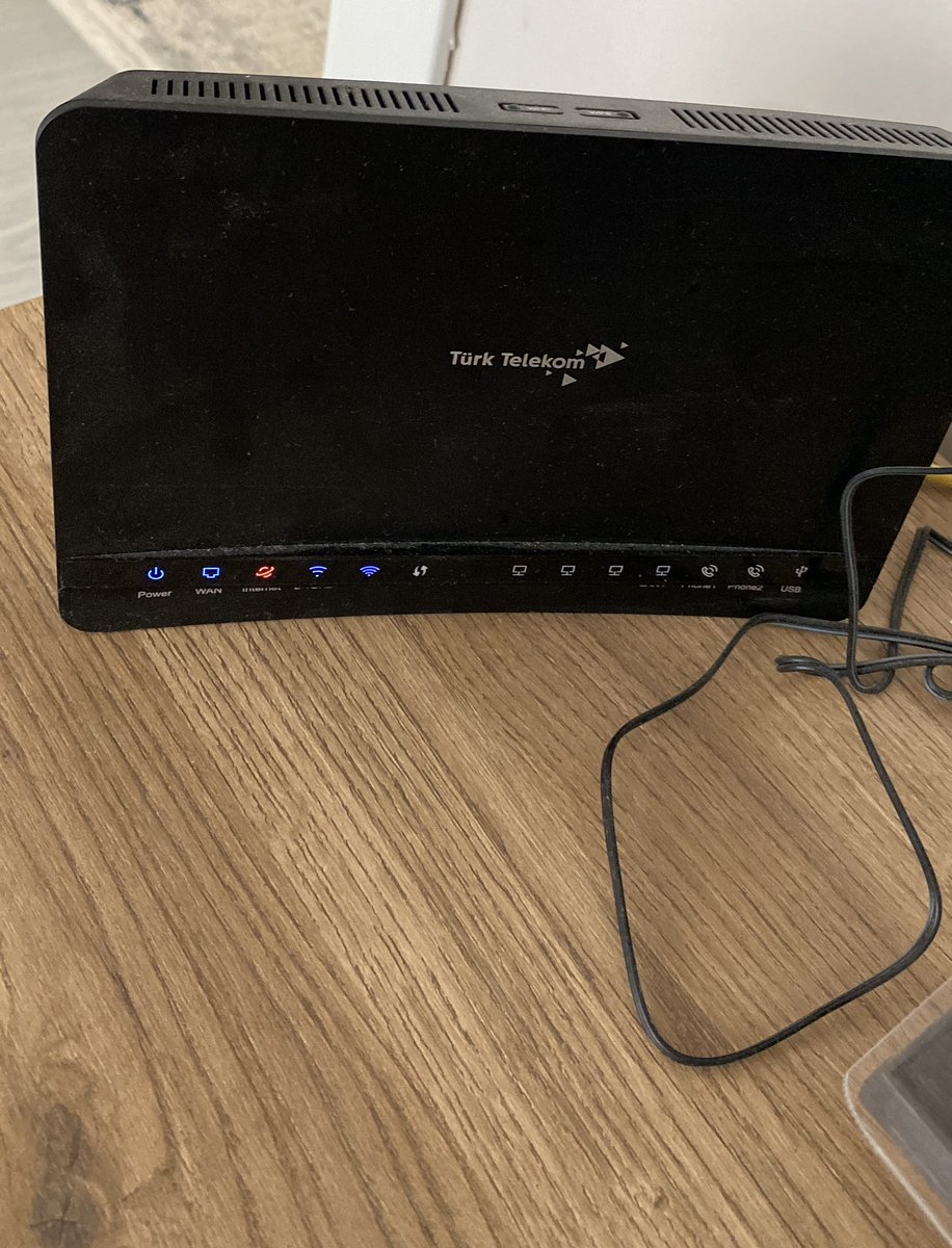 sevde_suna's tweet photo. @TTDestek @TurkTelekom Gerçekten şaka mısınız ! Daha 1 hafta önce kesinti sorunumuz vardı kesinti yaşama hızımız internet hızımızdan daha yüksek!!!! Homeoffice çalışıyorum ve sürekli mağdur oluyorum yeter artık acilen çözün  şunu bugun bu internet gelecek ! https://t.co/ydrtusuVSB