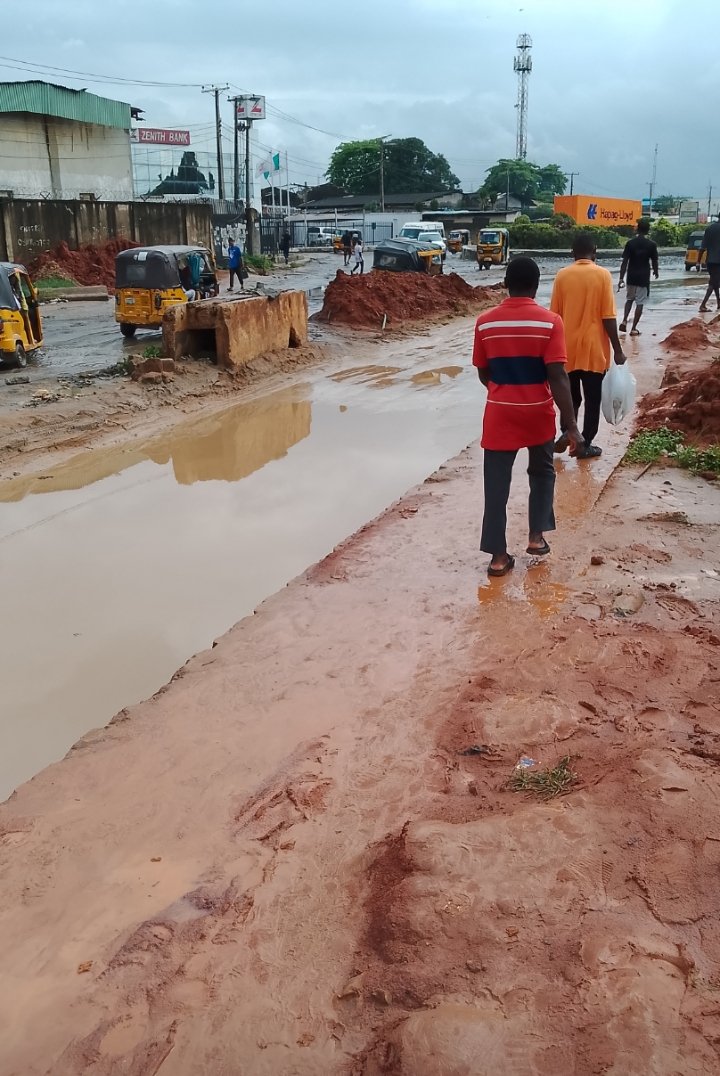 endyofem's tweet photo. @officialABAT @femigbaja  Mushin road, Lagos. Laspo tech towards the Osolo way. A dead trap for containers and other road users. The contractor dug this up over 6 months and has not been back since then. @jidesanwoolu, we need your help. https://t.co/h55zVQojB9