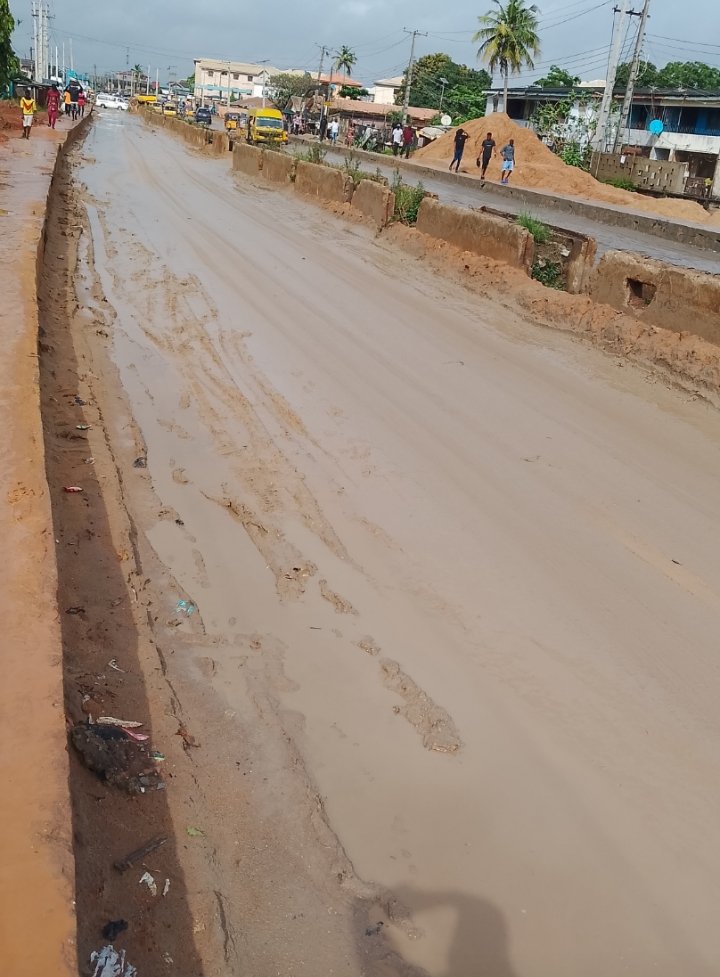 endyofem's tweet photo. @officialABAT @femigbaja  Mushin road, Lagos. Laspo tech towards the Osolo way. A dead trap for containers and other road users. The contractor dug this up over 6 months and has not been back since then. @jidesanwoolu, we need your help. https://t.co/h55zVQojB9