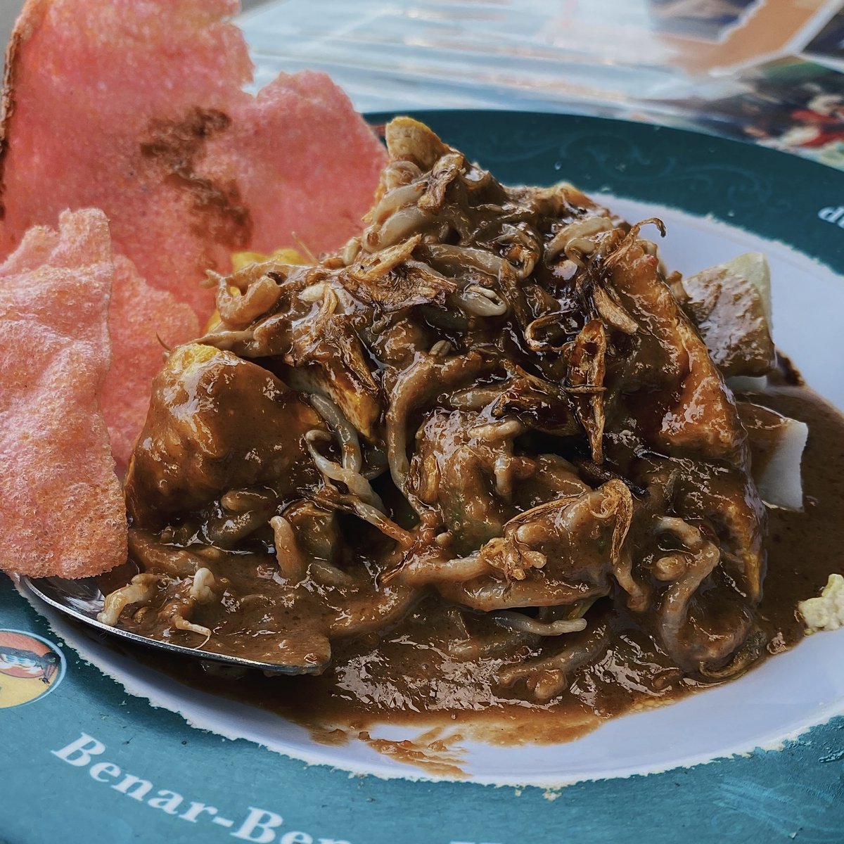 bittercaffeines's tweet image. Makanan viral Bandung. Beneran worth the hype gak sih?

[A Thread.]