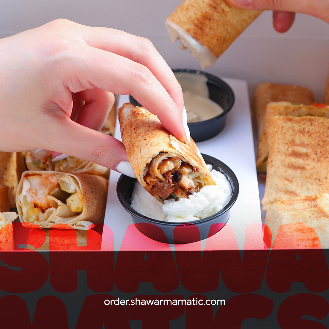 shawarmamatic's tweet photo. اكسترا ثوم أو اكسترا ت طحينة ؟😋 https://t.co/4sBQ8mpMG1