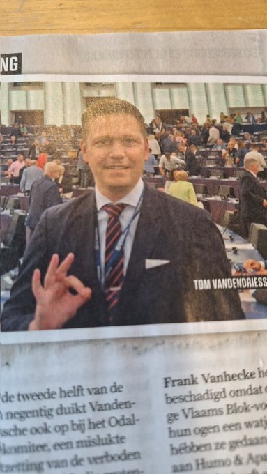 HidingFromStalkers - 1 pic. @TomVandendriese U bent niet " het volk", en gelukkig maar 🤮 https://t.co/BMCemdIEUR