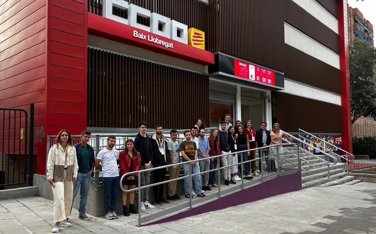 ccoo_bll_apag's tweet photo. Avui el nostre SG @JmRomero73 ha participat al programa #Innobus24.
El jovent emprenedor ha de conèixer els agents q interactuen al model econòmic i empresarial del #BaixLlobregat i la funció social de @ccoocatalunya.
Gràcies x permetre'ns participar i molta sort futur! https://t.co/TScaB3lKB6