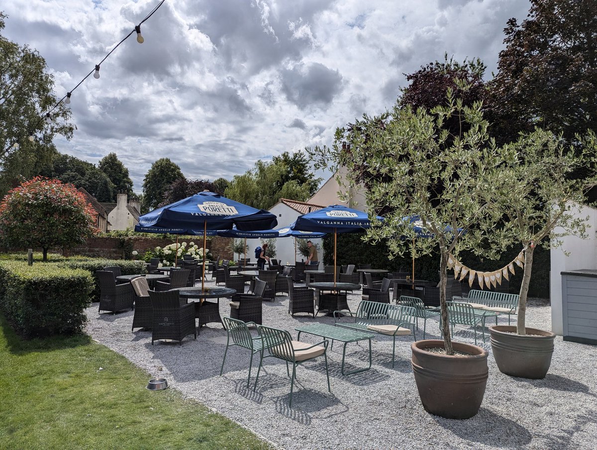 The White Horse, Church Fenton, North Yorkshire
🍺🍺🍺🍺
__________

instagram.com/p/DAxx8IrM50p/…

facebook.com/share/p/kTxEew…

#northyorkshirepubs #pubguide #northyorkshire #yorkshirepubguide #yorkshirebeer #churchfenton