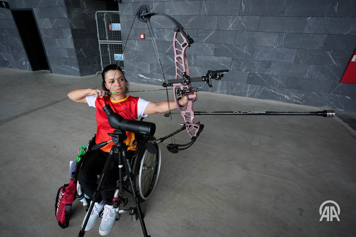 ❝Hiçbir zaman sıfıra düşmekten, yeniden başlamaktan korkmadım❞

🏹 Paralimpik sporcu Büşra Ün, tenisin ardından başladığı okçulukta Türkiye şampiyonluğuna ulaştı 

aa.com.tr/tr/ayrimcilikh…