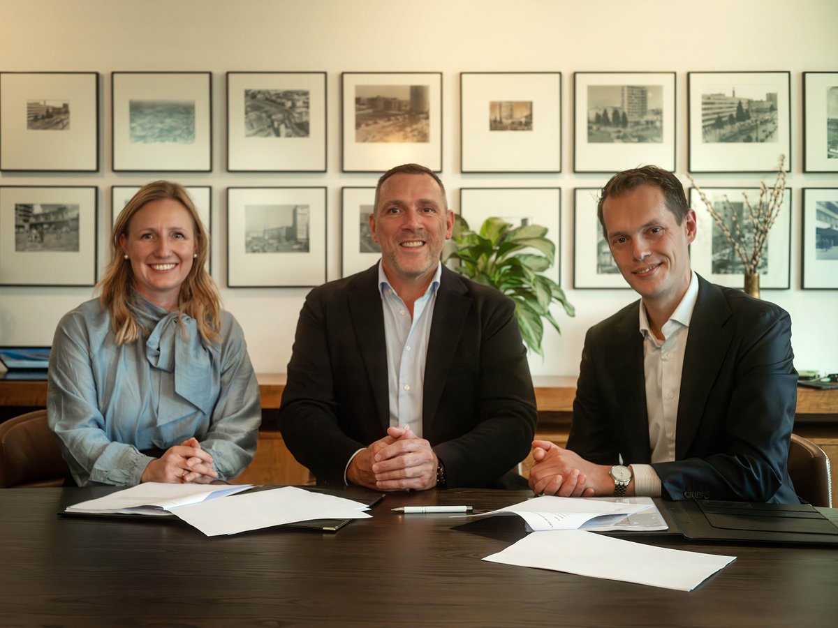 APM Terminals Maasvlakte II zal zijn terminal vanaf 2028 voorzien van #walstroom. Een belangrijke stap in de verduurzaming van de Rotterdamse haven. Hierdoor kunnen zeeschepen vanaf 2028 tijdens hun verblijf in de haven van schone energie worden voorzien. portofrotterdam.com/nl/nieuws-en-p…