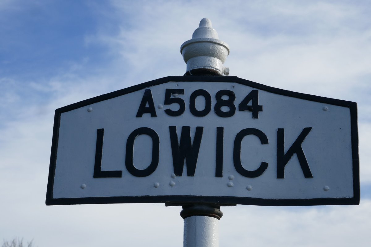 TheLengthsman's tweet photo. Yes, a pleasant hour up the ladder with a bit more white on the #Lowick sign ๐ https://t.co/LbfJP3yv7f