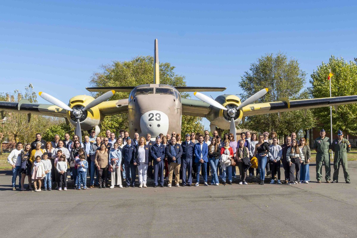 Gran día el de ayer conociendo la Base Aérea de Villanubla! Ellos cada noche de Jueves Santo dan escolta a nuestras imágenes, y ayer nos trataron de forma genial! Muchas gracias! <a href="/EjercitoAire/">Ejército del Aire y del Espacio</a> <a href="/Defensagob/">Ministerio Defensa</a> #HERMANDAD