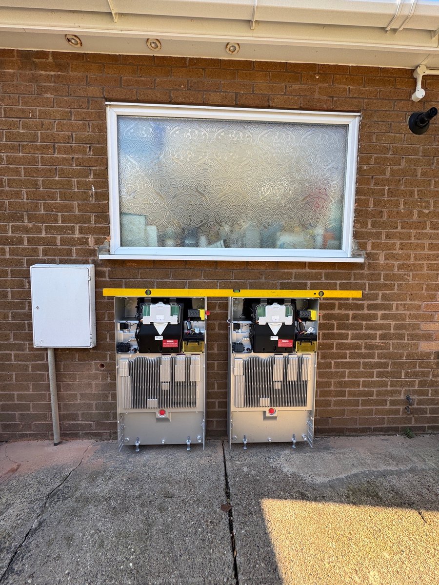wingenergy's tweet image. More power and less stress for one of our clients in Mansfield! 🫡
Learn more about how Powerwall 3 lnkd.in/gGujexVT can benefit you.
To get your Powerwall installed today – contact us now! 🚀
#RenewableEnergy #Sustainability #SolarPower #Powerwall3 #WingEnergy