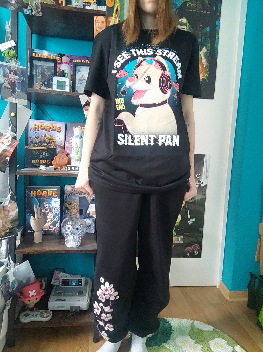 🤍 Silent Hill x Pan🤍

Holt euch das neue Shirt von <a href="/xPandorya/">Pandorya</a> in Silent Hill Style!🔥

Jetzt im <a href="/GrnkShop/">grnk.shop</a> 🤍