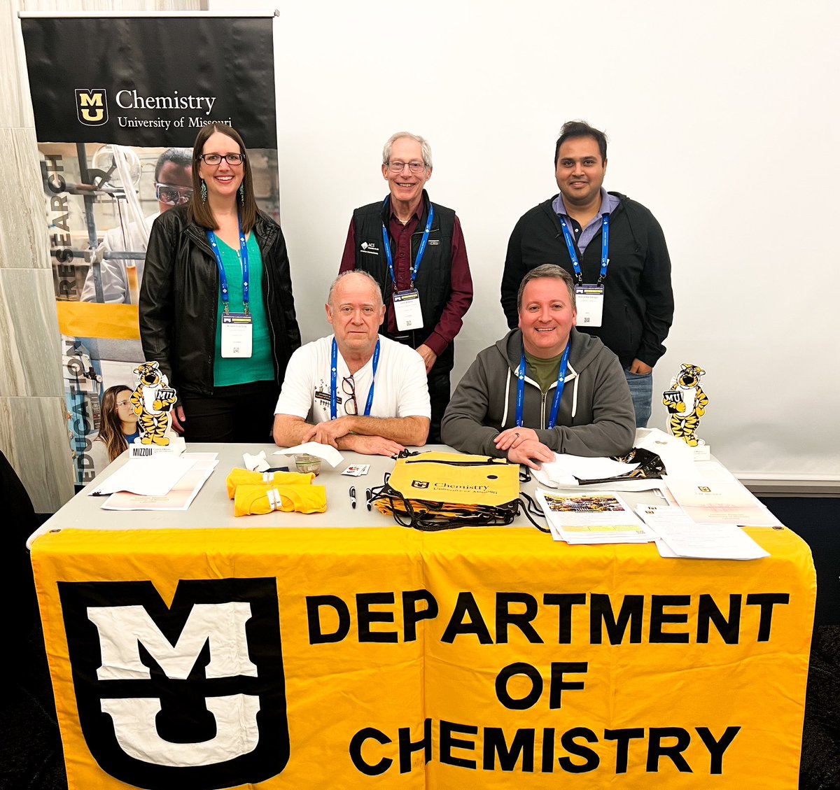 Kanishka Sikligar (@kanishksikligar) on Twitter photo Please stop by our <a href="/MizzouChem/">Mizzou Chemistry</a> booth at the <a href="/AmerChemSociety/">American Chemical Society</a> Midwest Conference 2024. #acsmidwest
<a href="/KM_Hutchins/">Kristin Hutchins</a> <a href="/Mizzou/">Mizzou</a> <a href="/MizzouAandS/">Mizzou College of Arts & Science</a> Please stop by our <a href="/MizzouChem/">Mizzou Chemistry</a> booth at the <a href="/AmerChemSociety/">American Chemical Society</a> Midwest Conference 2024. #acsmidwest
<a href="/KM_Hutchins/">Kristin Hutchins</a> <a href="/Mizzou/">Mizzou</a> <a href="/MizzouAandS/">Mizzou College of Arts & Science</a>