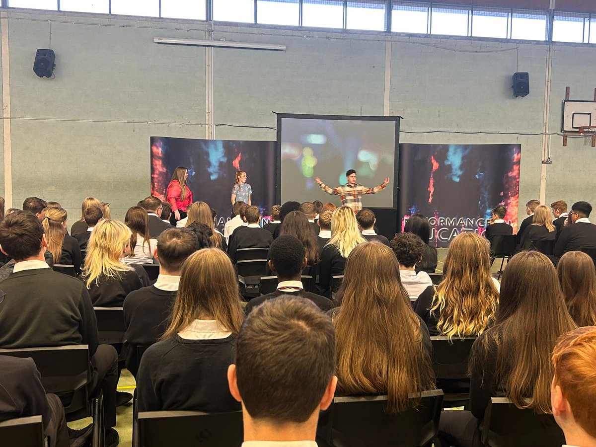 CoedcaeSchool's tweet photo. A huge thank you to Performance in Education @theatrePiE for their informative session on ‘Step In Speak Up’ this morning! ⭐️ Our Year 9 pupils learnt the invaluable power of being an active bystander. Diolch! 🤩 https://t.co/7WhG6hSYam