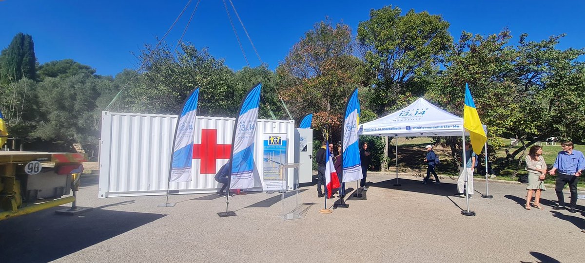 🇺🇦 L'inauguration du container destiné à l'Ukraine a eu lieu le 4 octobre à Marseille. Celui-ci partira à la fin du mois. Il s'agit d'une opération humanitaire menée par la Fondation GLNF et par l'association "Apprends, Vie, Agis".

#GLNF #Ukraine #francmaçonnerie #francmaçon