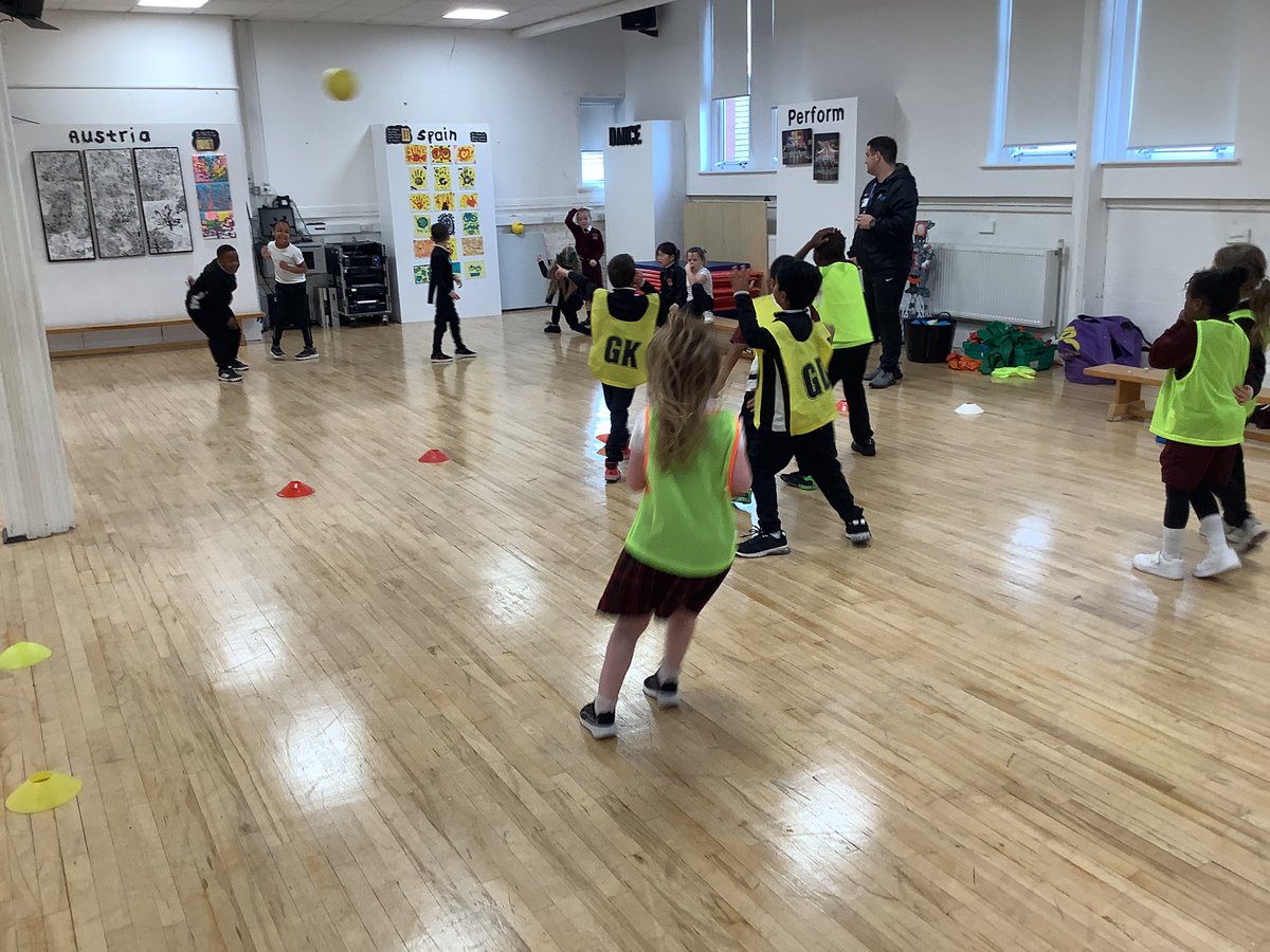 AnfieldRoadY3's tweet photo. A fantastic fiesta of dodgeball this afternoon for Marvels with @Liverpool_SSP @AnfieldRoadPE A special medal for Myles for great teamwork and honesty🏅😊 https://t.co/9VM0WUU1ux