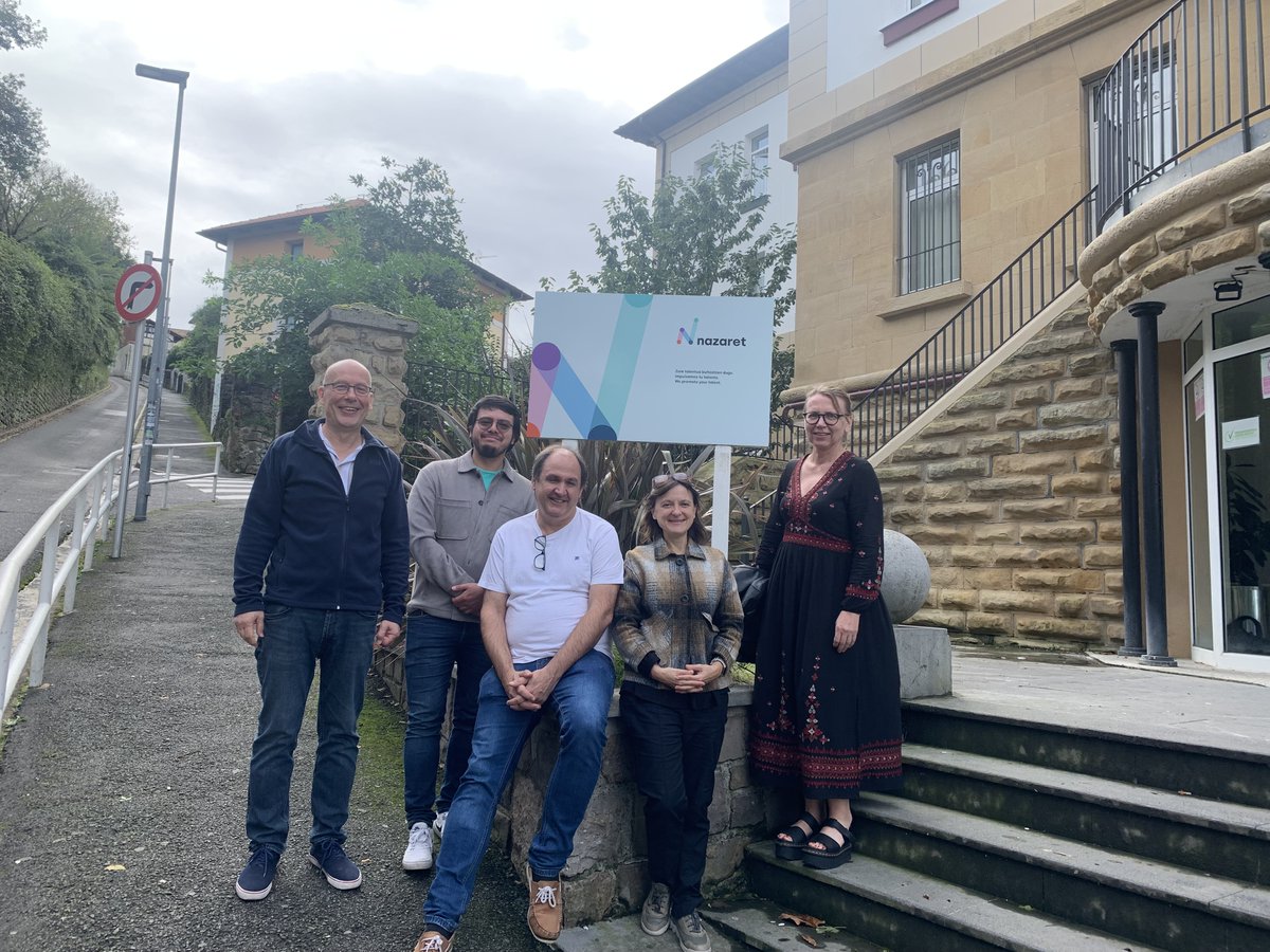 Aurreko astean Helsinki Business College-eko irakasleak etorri ziren Nazaretera.
Bisitan zehar praktika onak partekatzeko eta etorkizunerako proiektuei buruz hitzegiteko aukera izan genuen.
Mila esker zuen bisitagatik eta laster arte!
La semana pasada recibimos a profesorado de