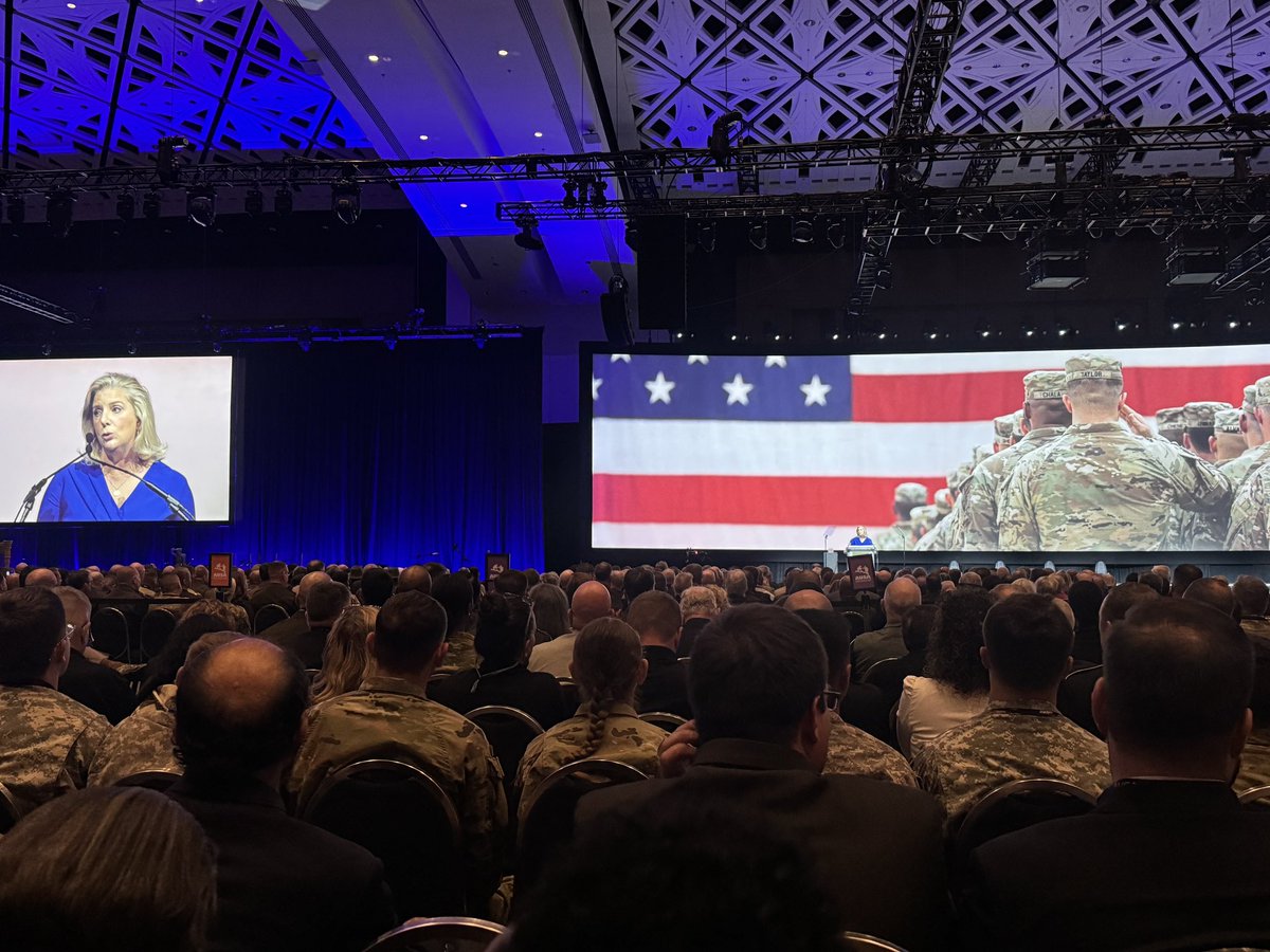USArmyReserve's tweet image. “We need to take a look at career flexibility, stability, and growth opportunities for the Army as a profession.” @SecArmy 

#AUSA2024 is underway with Soldier Readiness at its core.

#ArmyLife