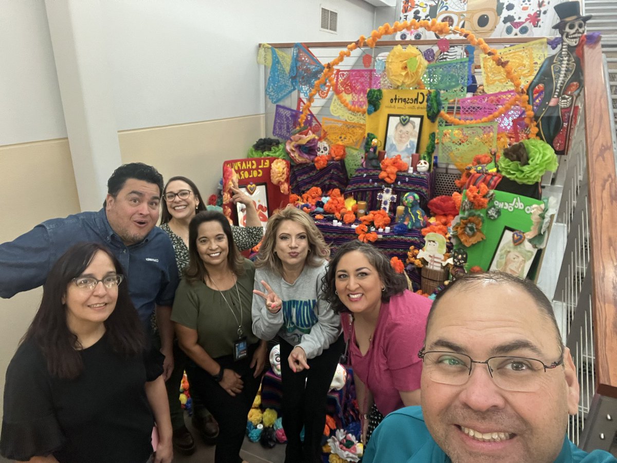 Monsi (@amonsivais_mhs) on Twitter photo Just a bunch of chavorucos!! #teamsisd #sisdcounselors #ALLIN @bcalderon_mce @JHesford_SHD <a href="/counselor_HDHES/">Carmen Bebon</a> Just a bunch of chavorucos!! #teamsisd #sisdcounselors #ALLIN @bcalderon_mce @JHesford_SHD <a href="/counselor_HDHES/">Carmen Bebon</a>