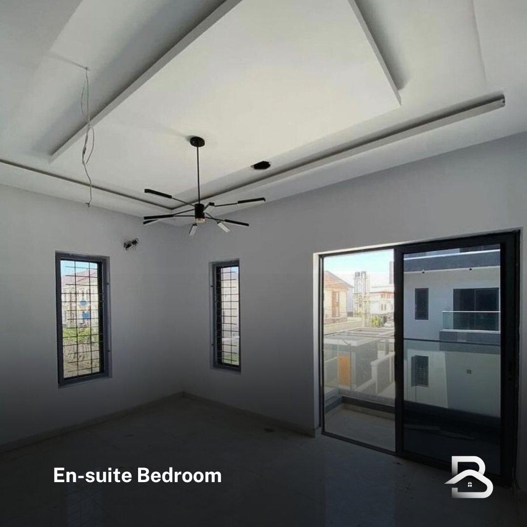 BAListings's tweet photo. 4 BEDROOM FULLY DETACHED FOR RENT!!!!
Location: Ikate Lekki,Lagos🇳🇬
Price:N15M
 
  Agency 10%
 Legal 10%
 Caution 1.5M

 Service charge..

  Total package:19.5M
 
Features:
•All Rooms En-suite • Fitted Kitchen •Brand New •24hours Security •20 hours Electricity https://t.co/pcNxQgl4Vg