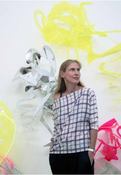 Wie eine Wolke schwebt die Skulptur in der gläsernen Halle und schimmert dabei vom hereinfallenen Licht in den verschiedenen Farben. Berta Fischers Acrylglas-Kunst hat ihre ganz eigene Formensprache: skulpturenpark-waldfrieden.de/ausstellungen/…
📷 Privat