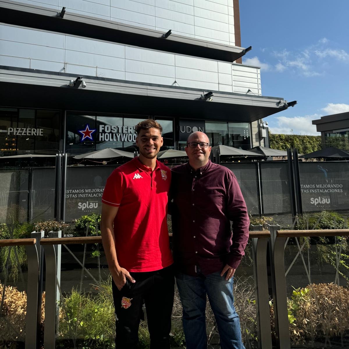 Tras una excursión por los aires de 1⃣.9⃣9⃣2⃣ kilómetros, el área de captación completó un nuevo fin de semana en avión ✈️. Bernardo Ruiz acompañó a <a href="/JaimeMarquez98/">Jaime Márquez</a> ⚽️. #Manresa y #Cornellà, nuevas paradas del #ElevenOnTour 🚗🗺️