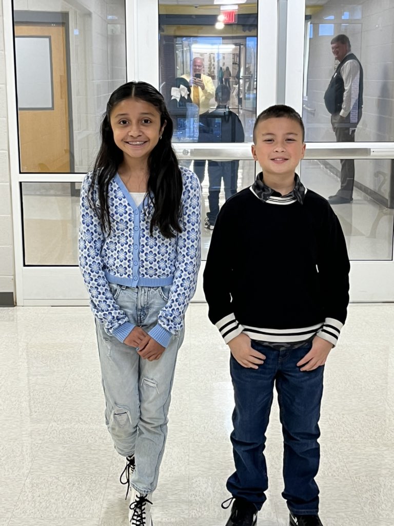 DLWeeks83's tweet image. Excited to be at @CESRobCo this morning for the Ben Carson Reading room.  @RobCoSchools