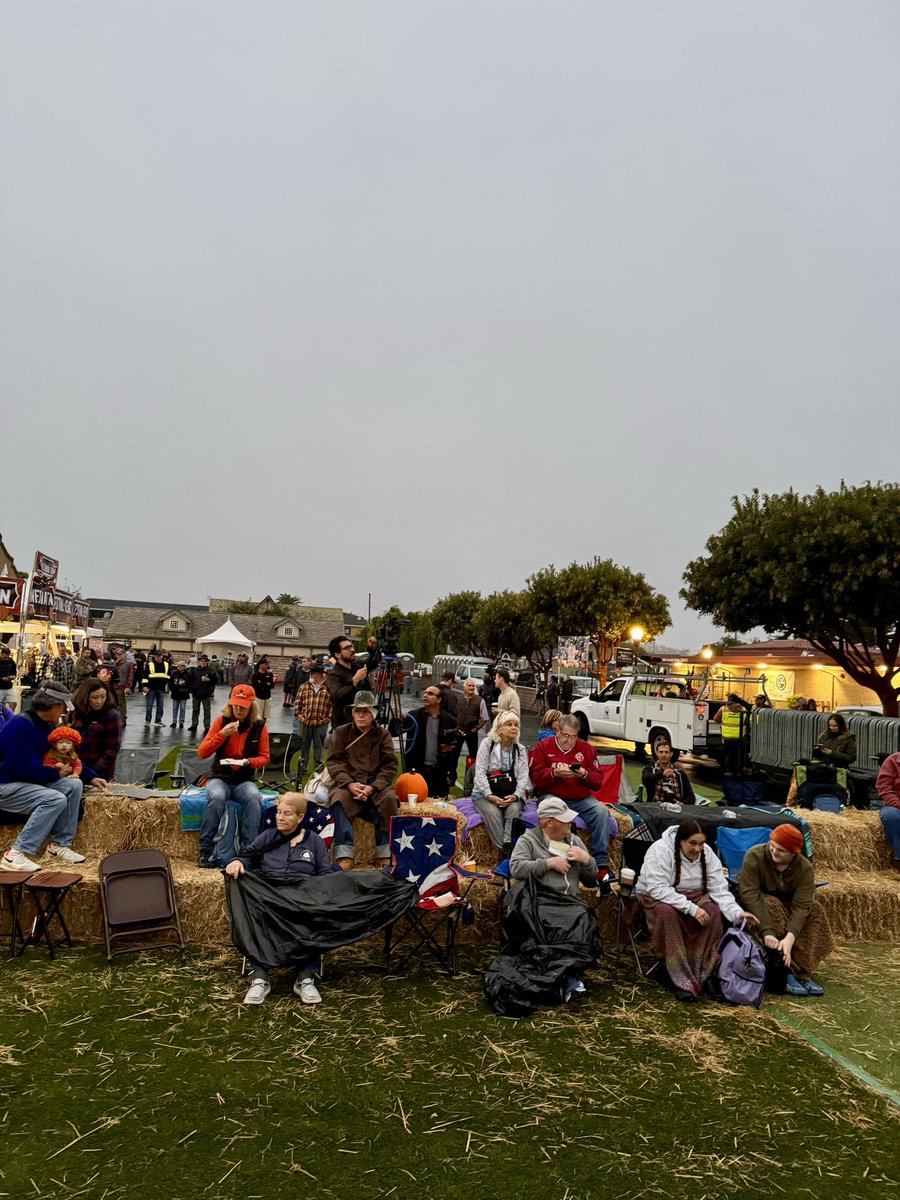 Half Moon Bay Art & Pumpkin Festival tweet media