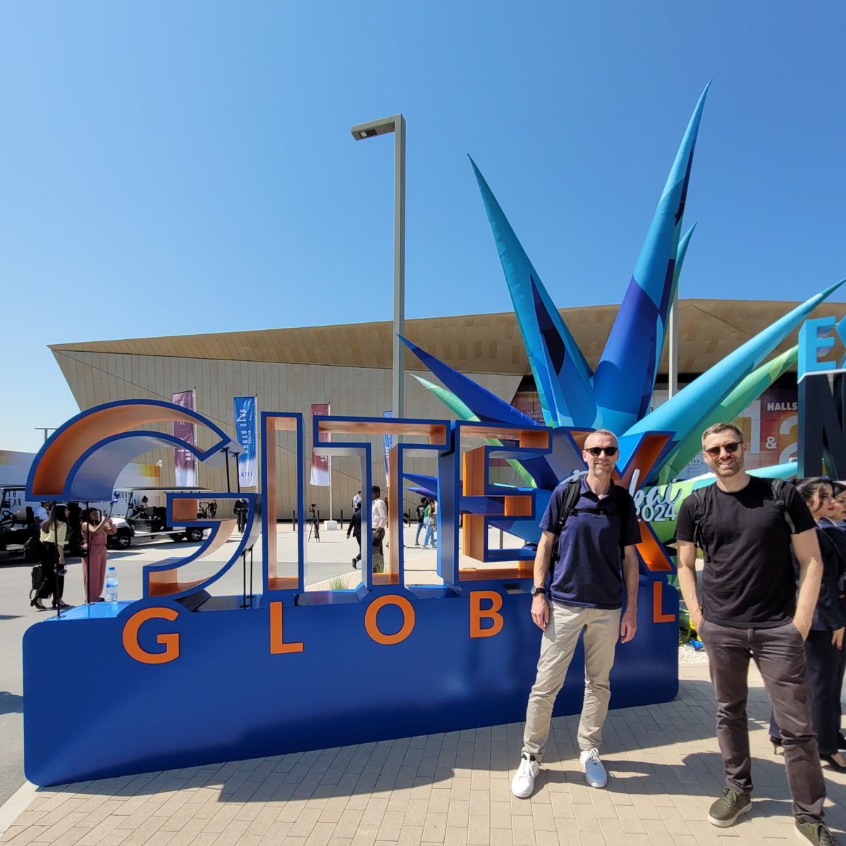 Niji_Digital (@niji_digital) on Twitter photo Niji est cette année encore au RDV du <a href="/GITEX_GLOBAL/">GITEX GLOBAL</a> à Dubaï, l'événement tech mondial ! 5 jours d'innovation pour Erwan Dion et <a href="/florentroulier/">Florent Roulier</a> afin de dénicher les innovations #Tech et #AI. J1 : North Star, l'espace dédié aux startups.
🗓️Débrief le 24/10 bit.ly/3U6GP9H Niji est cette année encore au RDV du <a href="/GITEX_GLOBAL/">GITEX GLOBAL</a> à Dubaï, l'événement tech mondial ! 5 jours d'innovation pour Erwan Dion et <a href="/florentroulier/">Florent Roulier</a> afin de dénicher les innovations #Tech et #AI. J1 : North Star, l'espace dédié aux startups.
🗓️Débrief le 24/10 bit.ly/3U6GP9H