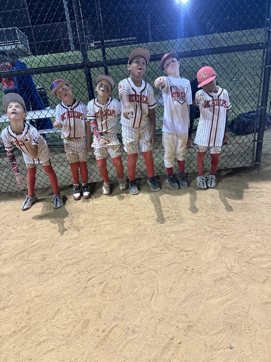 CoachTreEdwards's tweet photo. Who do we do it for? They reply, Jesus! What are we going to do? Have Fun! 
From 7am to 10pm They did exactly that!

OKC Redcaps Baseball brought home the Gold
Last night I seen it in their eyes that they thought they could play with the NY Yankees.
#Heart
#Effort

#HEWINS

✝️🙏🏽 https://t.co/6SEPkVjyOU