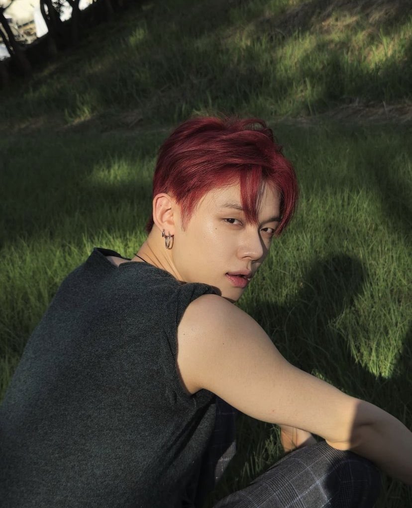 marchSOOBIN's tweet photo. Going on a date with him. 

t. @yeomcjun https://t.co/jZQ6hPKEVB