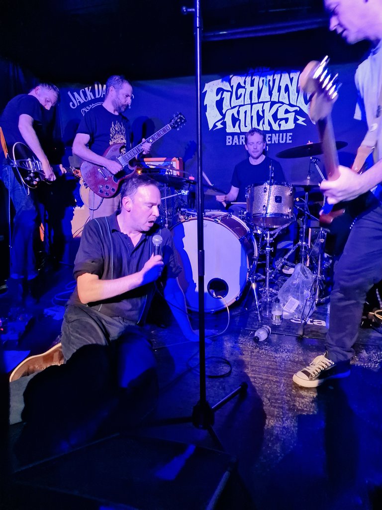 Gary (@druidsplace) on Twitter photo 3 days, 4 venues, made it to 3. @heycolossus still being one of the best live acts around <a href="/byhut/">Baba Yaga's Hut</a> 3 days, 4 venues, made it to 3. @heycolossus still being one of the best live acts around <a href="/byhut/">Baba Yaga's Hut</a>