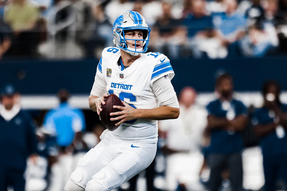 LionsPR's tweet photo. Today is @Lions QB @JaredGoff16's 30th birthday.

Among all QBs in NFL history before turning 30, he ranked:

- 3rd in completions (2,763)
- t-3rd in 300-yd. games (38)
- 4th in yards (31,759)
- 4th in attempts (4,256)
- t-4th in starts (122)
- 6th in passing TDs (193)

#OnePride https://t.co/qQEqoIdwKa