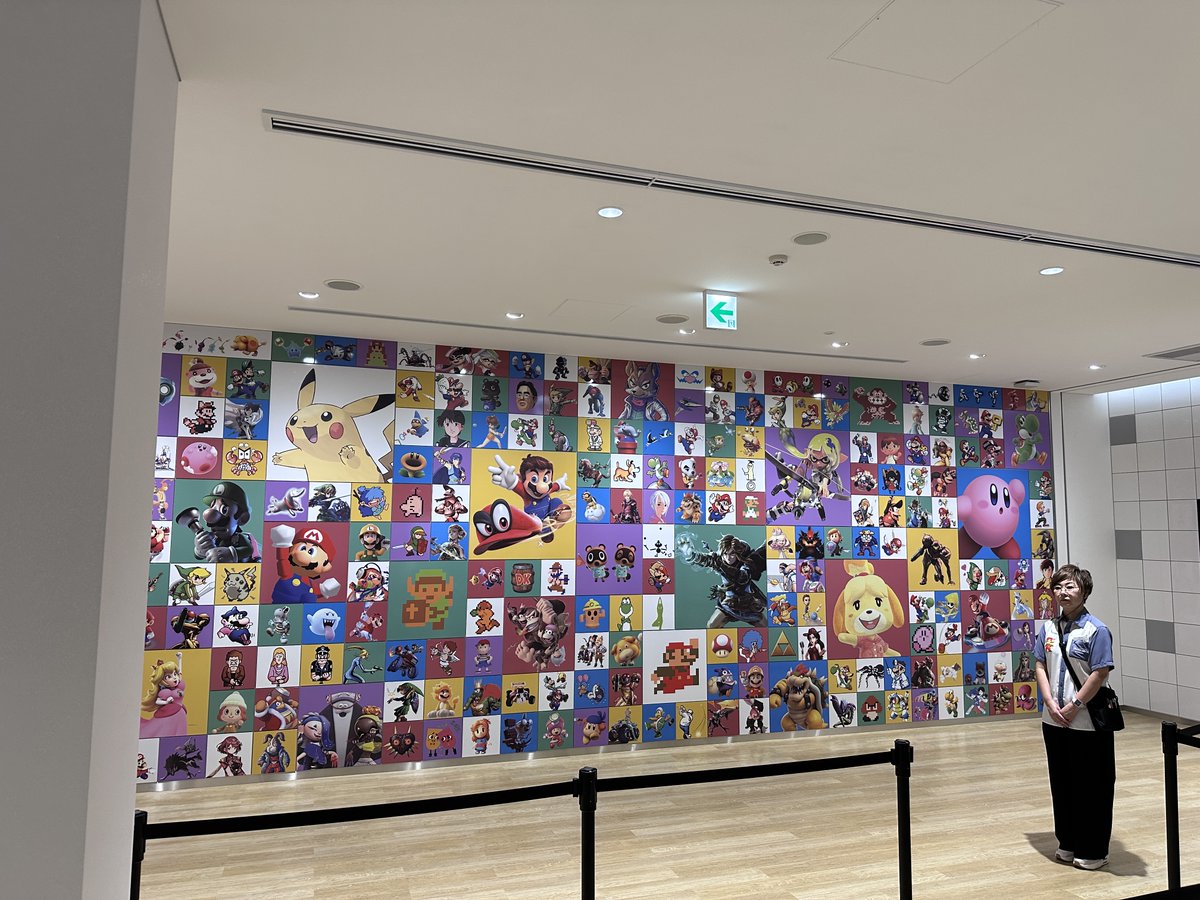 닌텐도 뮤지엄은...

지금은 추첨제지만 나중에라도 자유롭게 갈 수 있게 된다면 게이머라면 누구나 한 번 쯤은 가볼만한 곳이라고 생각한다.

전시된 물품, 방식, 체험관에서 즐기는 닌텐도의 재미를 추구하는 방식 모두가 큰 만족을 준 곳이었다.

체험관은 있지만 기본적으로는 정말 박물관이었다.