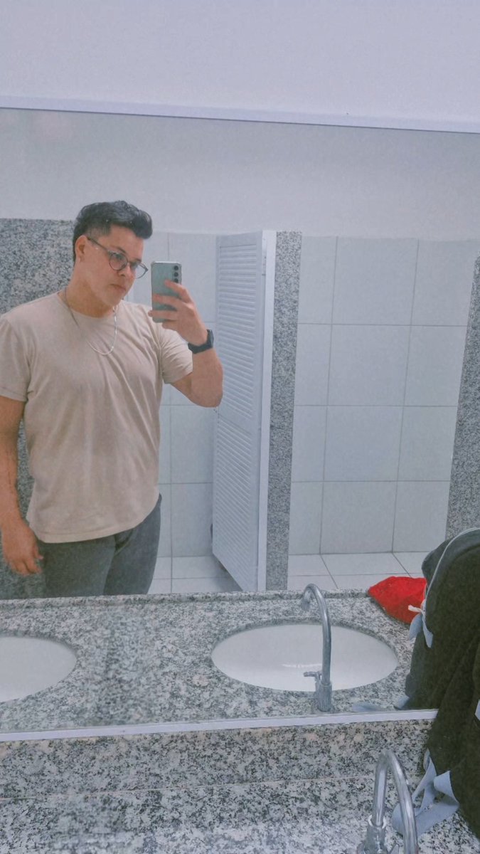 pccoss's tweet image. #instagay