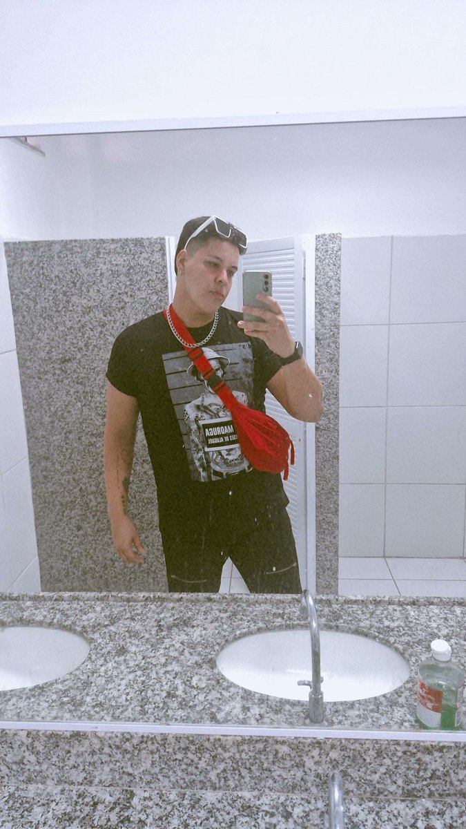 pccoss's tweet image. #instagay