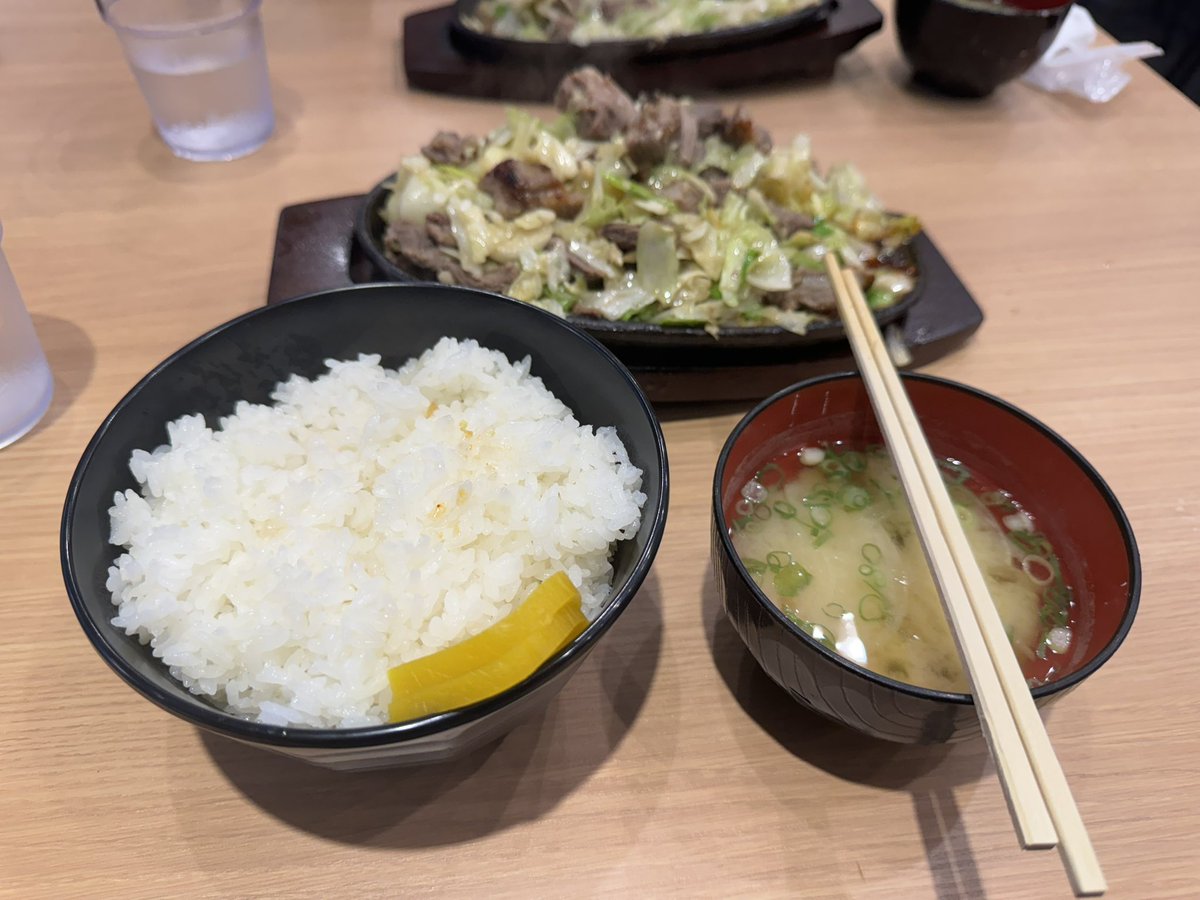 YBb3aVjlt5P4lfO's tweet image. ウラからの〜
娘達のお買い物を1日してきました☺️腹一杯食べたので明日からは仕事頑張り〜の少し摂生します👍