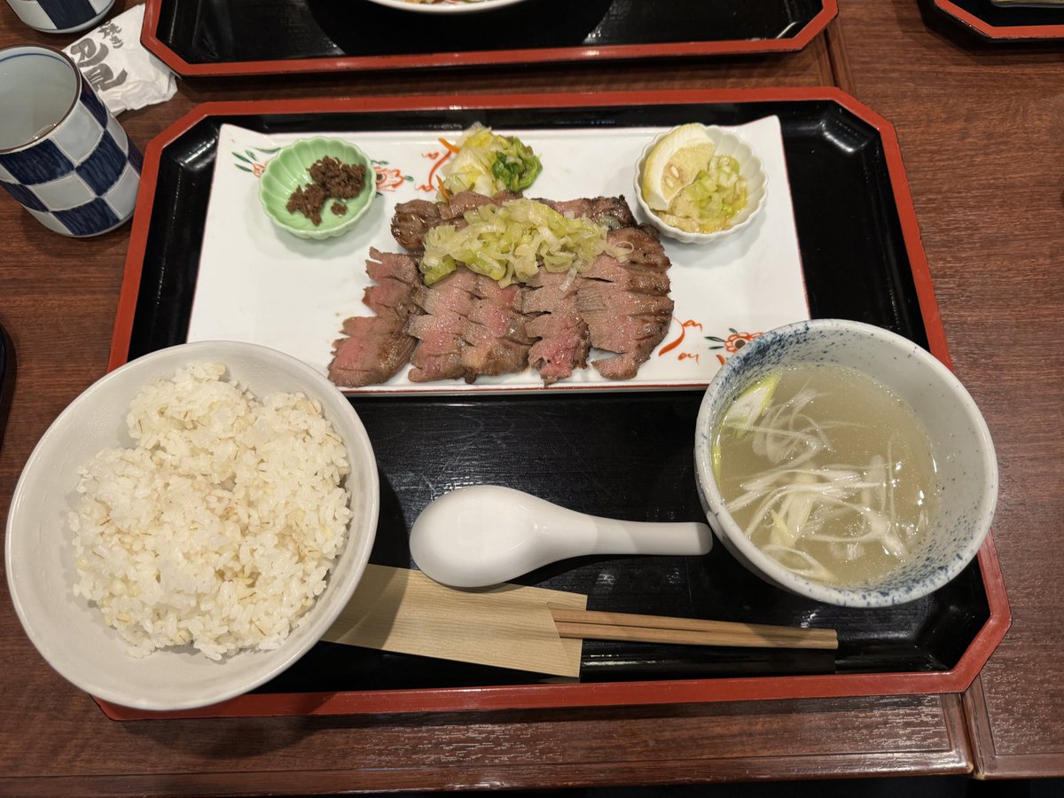 YBb3aVjlt5P4lfO's tweet image. ウラからの〜
娘達のお買い物を1日してきました☺️腹一杯食べたので明日からは仕事頑張り〜の少し摂生します👍