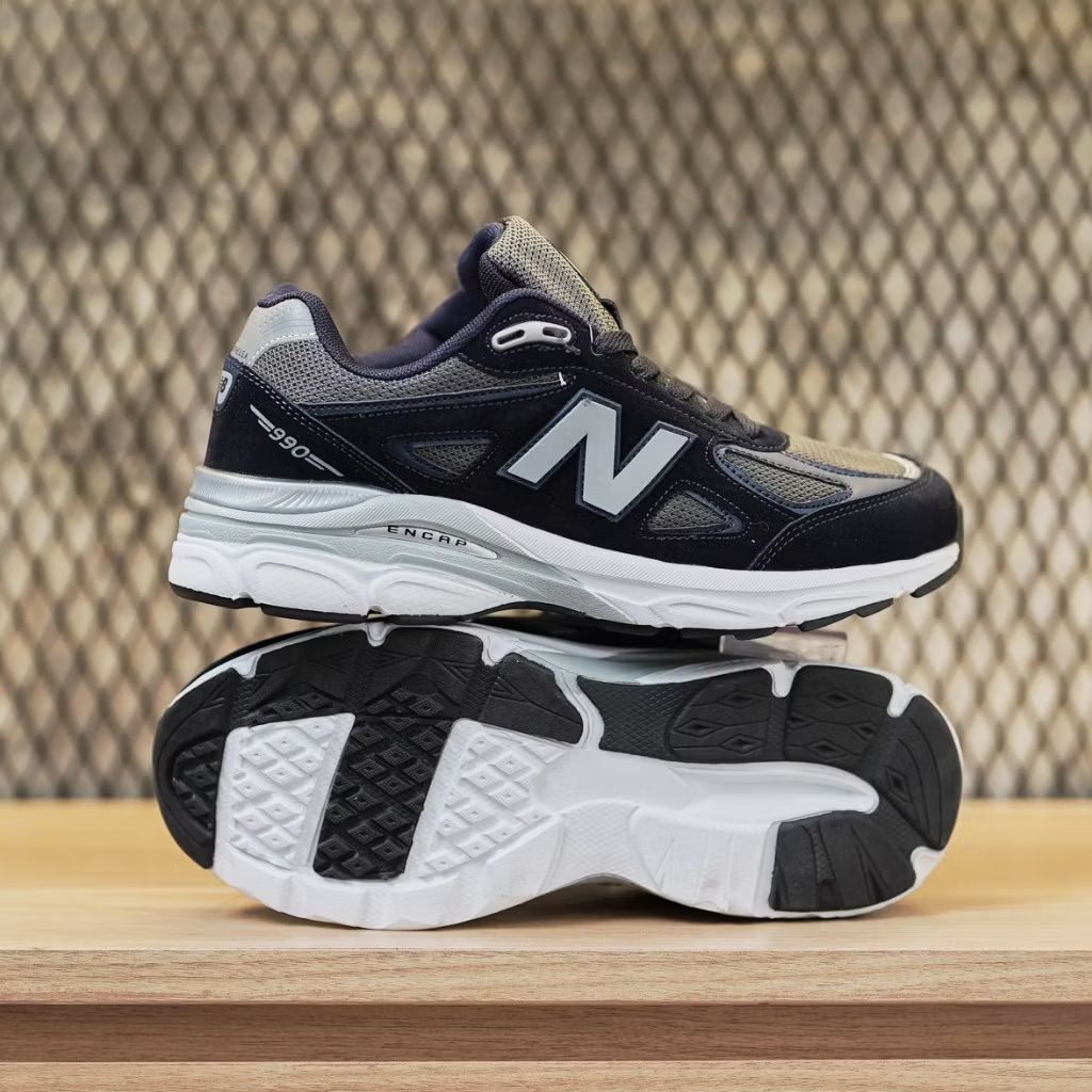 Abstrax20's tweet photo. Cek SEPATU PRIA- NEW B 990V4 - NAVY dengan harga Rp420.000. Dapatkan di Shopee sekarang! https://t.co/9YE8qT0own https://t.co/hHzykb0fLo