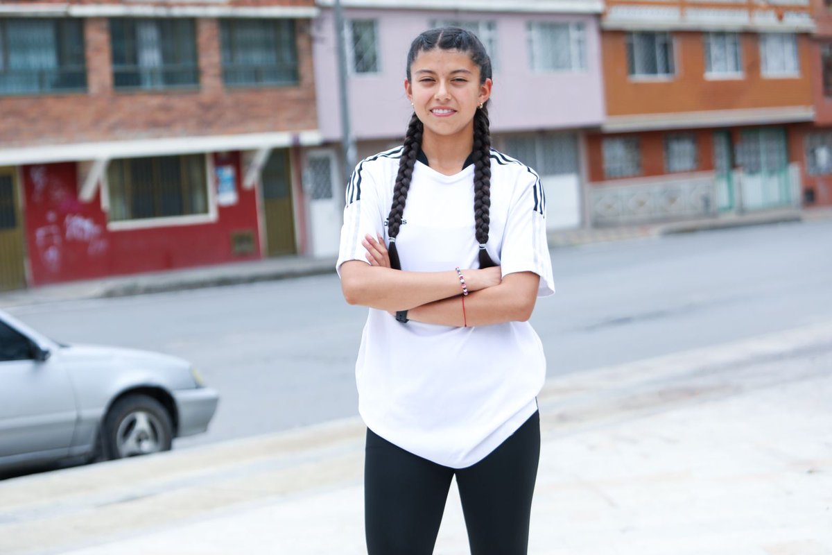JulianPericoJr's tweet photo. ¡Soacha tiene nueva campeona nacional! 

Sofi Oriana Ladino, alcanzó medalla de oro en el Campeonato Nacional de Atletismo U18, además de ser preseleccionada por la Selección Colombia en esta categoría.

Felicitaciones a Sofi por su trabajo, ejemplo y su talento. Por supuesto, también a su entrenadora Erika Nataly Martínez y a la Fundación Tiempo de Juego, por hacer parte de este resultado. @TiempodeJuegoTJ @WinSportsTV