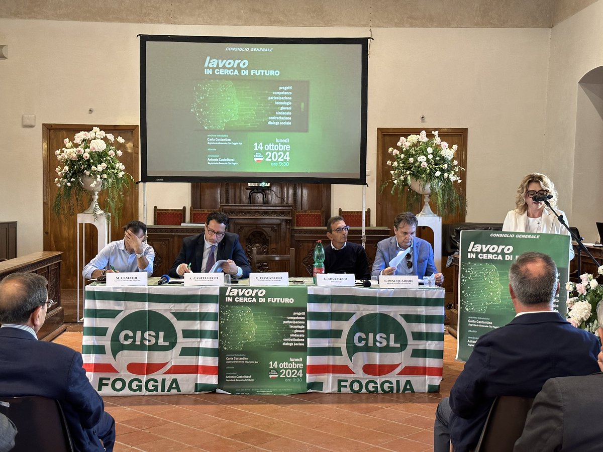 CISLFoggia's tweet photo. #14ottobre Consiglio Generale Cisl Foggia con SegrGen Cisl Puglia Castellucci - @CostantinoCisl “Nuove #assunzioni negli #ospedali, potenziamento #medicina di #prossimità, chiarezza su risorse #PNRR. Urge un ‘Patto #Sociale per la Daunia’ tra istituzioni, #imprese e #sindacati” https://t.co/e2UfEwmAXm