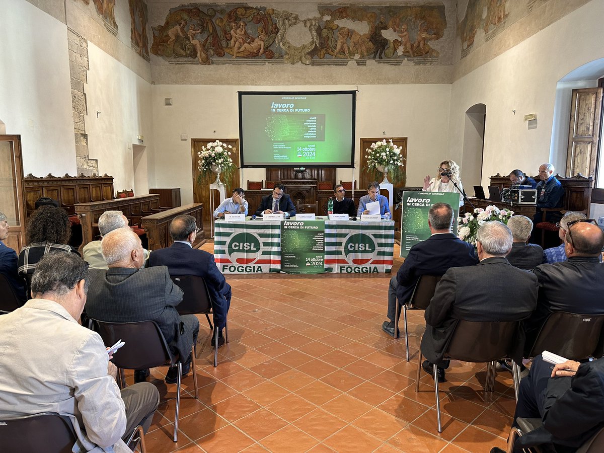 CISLFoggia's tweet photo. #14ottobre Consiglio Generale Cisl Foggia con SegrGen Cisl Puglia Castellucci - @CostantinoCisl “Nuove #assunzioni negli #ospedali, potenziamento #medicina di #prossimità, chiarezza su risorse #PNRR. Urge un ‘Patto #Sociale per la Daunia’ tra istituzioni, #imprese e #sindacati” https://t.co/e2UfEwmAXm