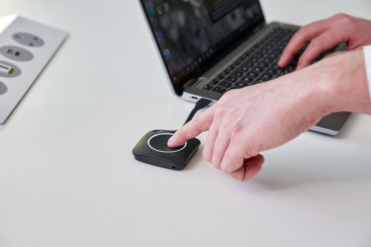 audeoVC's tweet photo. Boost Collaboration and Productivity with Wireless Meeting Room Technology - Upgrading your meeting spaces with wireless technology can be a game-changer! Improving Collaboration and Productivity with Wireless Meeting Room Technology | AuDeo #WirelessTechnology #MeetingRooms https://t.co/QGyFKhCesS