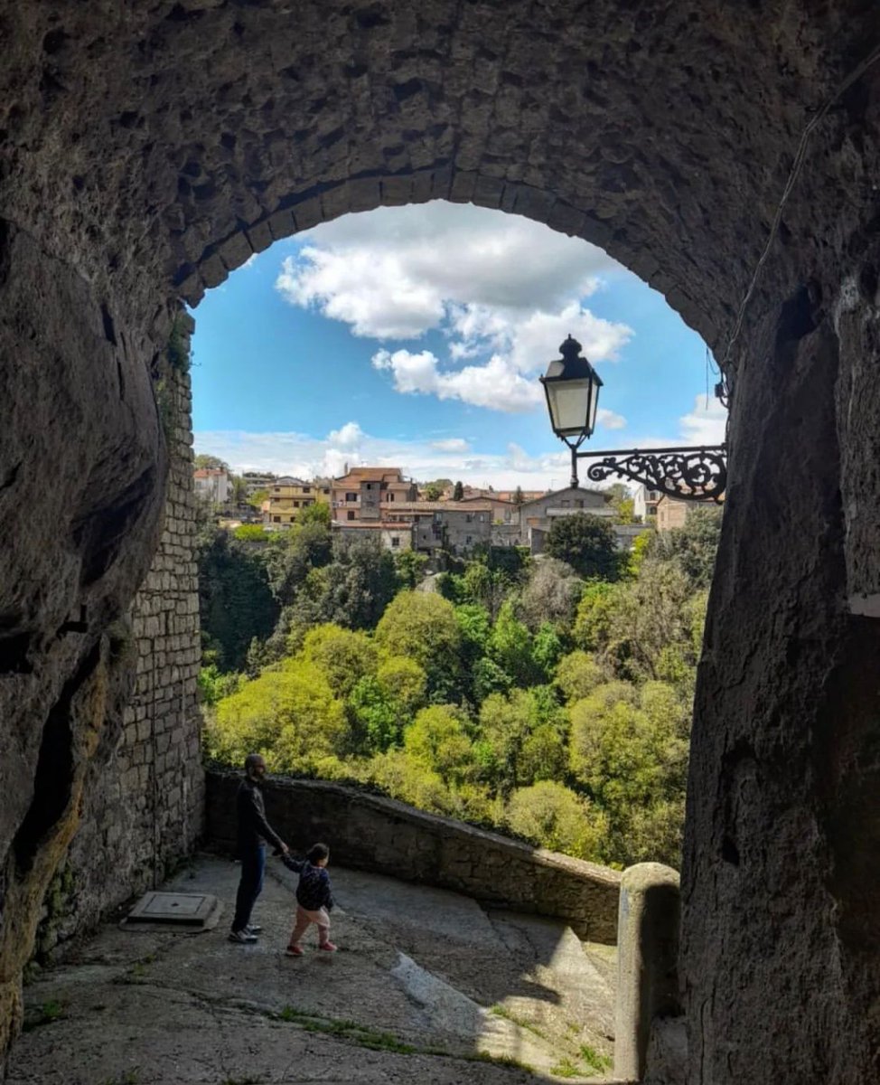 visit_lazio's tweet image. Quanti di voi sanno che a #Vitorchiano, borgo medievale della #Tuscia, si trova l'unico #Moai fuori dall’Isola di Pasqua? 

👉visitlazio.com/vitorchiano/

📷 Ig nikfio

#VisitLazio #LazioIsMe #LazioEternaScoperta