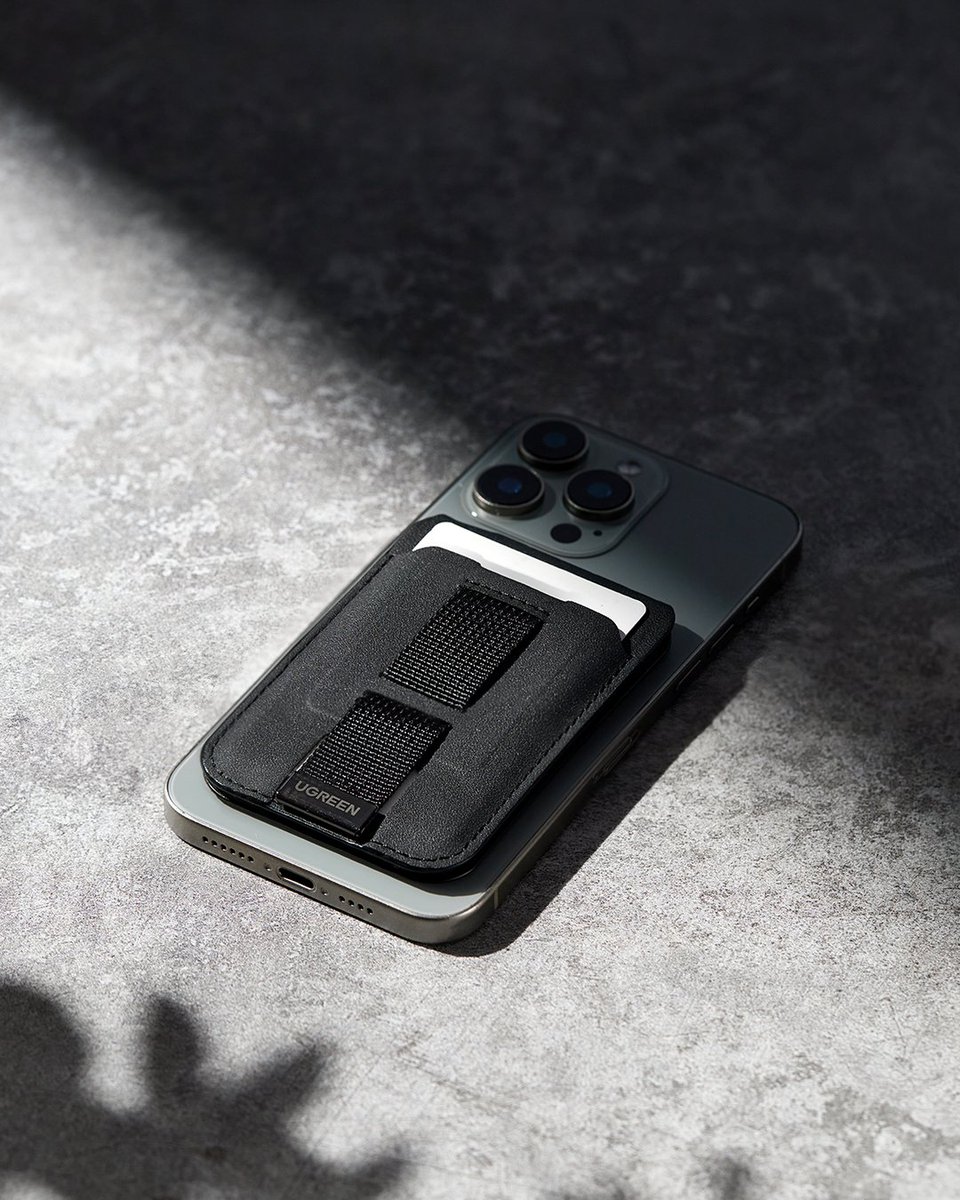 UGREENOfficial's tweet image. Carry your essentials with a snap! Our MagSafe card holder’s 13.5N magnetic grip keeps it secure. No slips, no worries. Plus, it doubles as an adjustable stand for all any angle—vertical, horizontal, you name it.
🔗: amzn.to/4eIYv3n
#ugreen #magsafe #foriphone