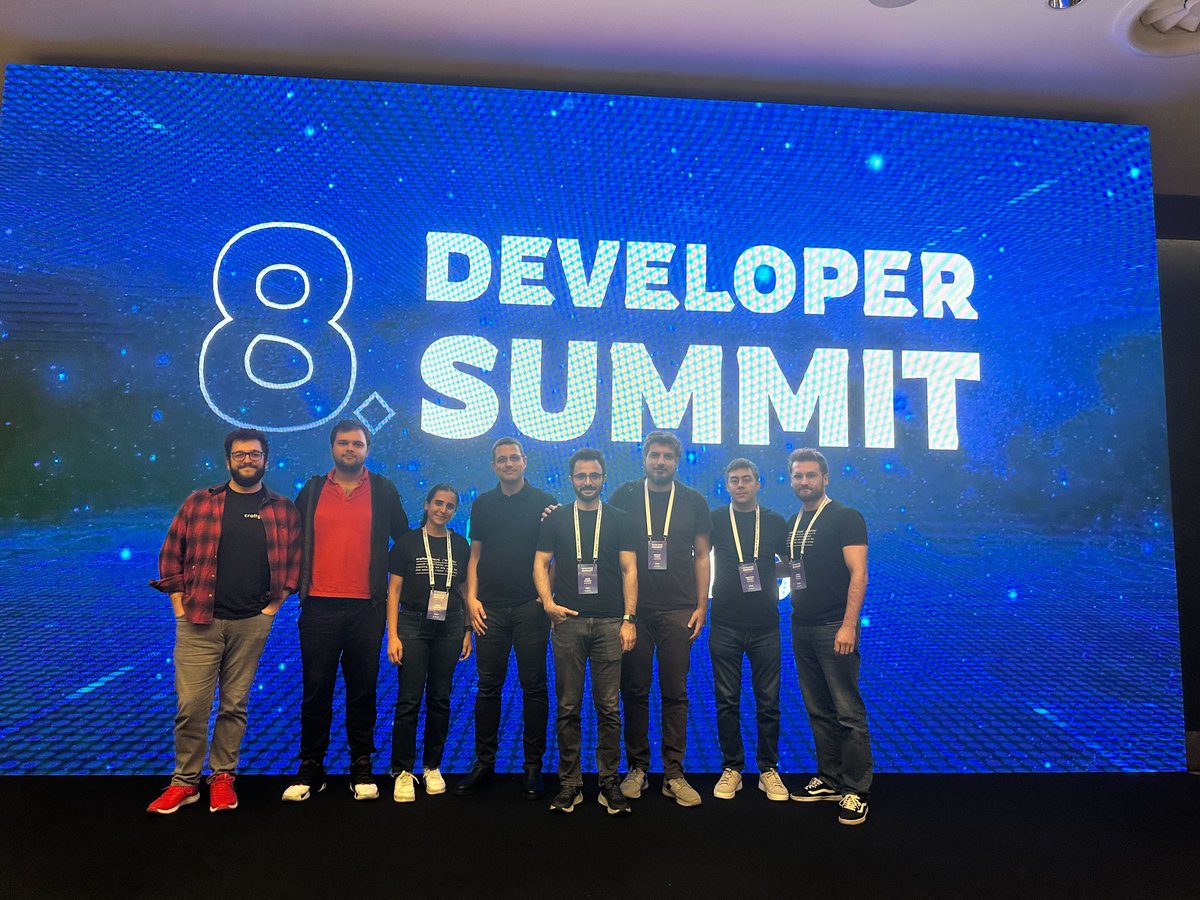 craftgateio's tweet photo. Kurucu ortaklarımızdan @lemiorhan'in "Unlearn Modularity" başlıklı sunumunu gerçekleştirdiği #DevnotSummit24 bu sene de yoğun bir katılım ile gerçekleşti. Kalabalık bir ekip ile yer aldığımız etkinlikte Ergin, agile ve verimlilik konularına dair panelde de konuşmacı oldu. Sunumun tamamına buradan ulaşabilirsiniz: https://t.co/rqqypEre4P #Craftgate @devnot_