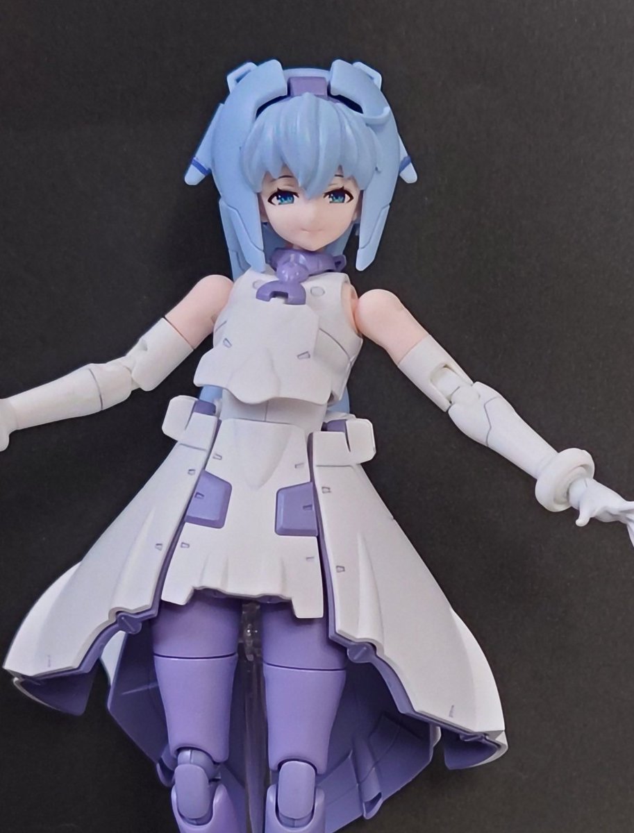 モビルドールサラさん完成
顔のモールド埋めたのでアイデカールは反則技を使わせてもらってる 