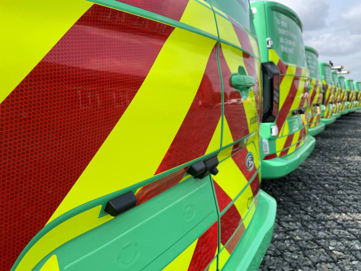 Kicking off the week with a new fleet of Ford Transit Customs wrapped by <a href="/Stripemasterltd/">Stripe Master Telford | Vinyl Wrapping Experts</a> for @YouFibre, part of the @Netomnia group!🚐🤩

#FleetVehicles #SafetyFirst