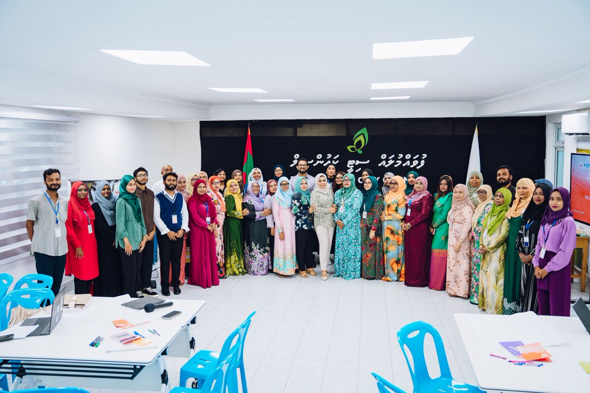 #womeninfvm #dhelhahiproject #mentalhealth #youarenotalone #endthestigma #endthestigmaofmentalhealth #worldmentalhealthday #ProjectHaven #alidhoadhi #WorldMentalHealthDay2024
🧵5/6