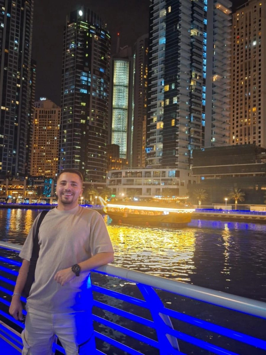 Abdulhady333's tweet photo. يسعدني إعلان نتيجة من أسرة "الشيمي" الكريمة ،
ذات الأصل من "بنى سويف" جزيرة المساعدة مركز الواسطى 

النتيجة فى غاية الأهمية وهى من نفس محافظة مومياوات أبوصير. وهى نتيجة الأستاذ عبدالرحمن حسين بحيث اشترك معنا فى مبادرة الفحص لتخرج الاصول على السلالة المصرية E-V22 ترجيحاً على الفرع E-BY1984 (وفى Yfull بصيغة E-Y20282) وهى سلالة معروفة بوجود ترجيح رمسيس التالت وعليها ايضاً مومياوات نبلاء المصريين باخميم بالإضافة لأبوصير سالفة الذكر وهياكل كلوبنارتي التي تشترك مع المصريين فى الأتوسومال. وهى سلالة ونتيجة متجذرة فى وادي النيل 

* تعريف بمومياء ابوصير (على الفرع E-V22) : فأصولها ترجع لمنطقة جبانة ابوصير الآثرية فى شمال بني سويف القديمة، وهى ذات الكود JK2888 التي فحصتها دراسة Schuenemann et al. 2017 كما تم إعادة إحياء ملامحها بشكل مدهش بإستخدام الاصول الورثية لها لتشبه الصورة الموجودة بالاسفل

النتيجة هنا تعكس أصول مصرية أصيلة، وعلاقة جميلة بين سلالة كانت منتشرة فى بني سويف القديمة، ومازالت منتشرة فى بني سويف الحالية. كما هو المعتاد لنتائج المصريين

☆ مصدر الدراسة العلمية التي منها المومياء :
Ancient Egyptian mummy genomes suggest an increase of Sub-Saharan African ancestry in post-Roman periods