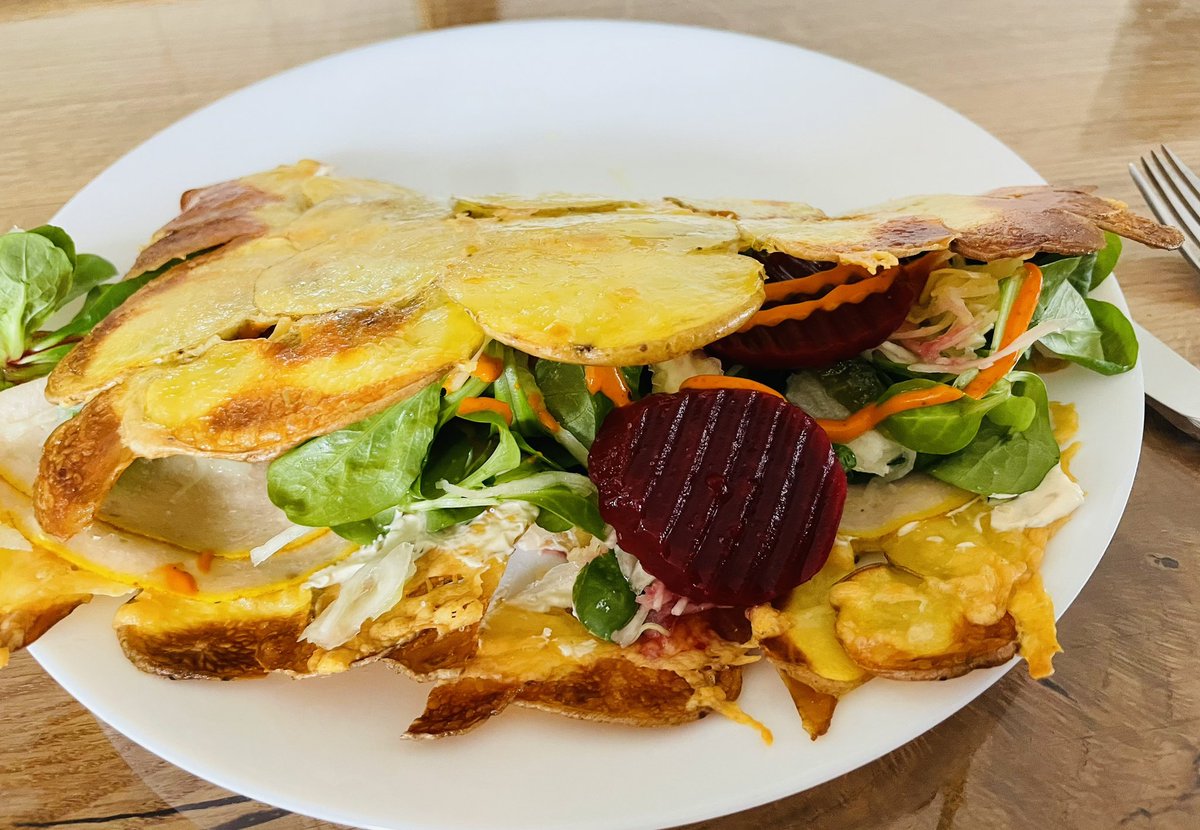 Ich hab es auch probiert. Und manchmal lohnt es sich, die Food Trends zu testen. Zumindest in diesem Fall! Das ist soooo lecker!

Vegetarischer Kartoffel Wrap. Ich bin sonst gar kein Kartoffel Fan!😅